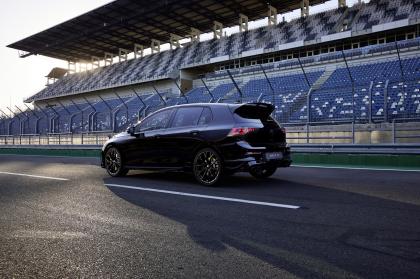 Έτοιμο το VW Golf R και σε Βlack Edition έκδοση